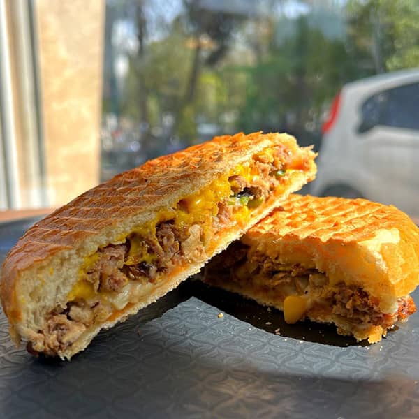 پنینی گوشت و قارچ